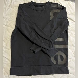 Lululemon perfectly oversized crew in black with logo. Size 4